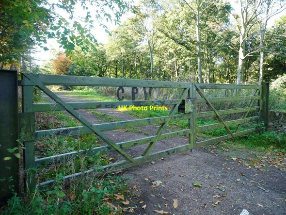 Photo 6"x4" Gates into Cawthorne Park Wood, Upper Field Lane High Hoyland c2011