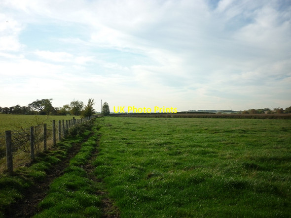 Photo 6"x4" Walking west along the Centenary Way North Grimston c2011