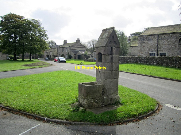 Photo 6"x4" Water pump and trough, Arncliffe Arncliffe c2011