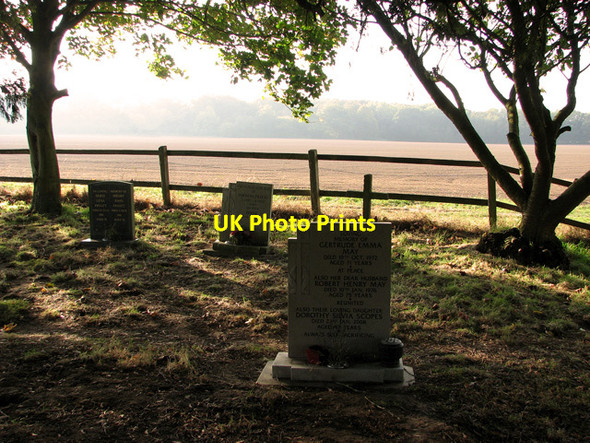 Photo 6"x4" St Peter's churchyard, Carlton Saxmundham c2011