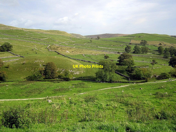 Photo 6"x4" Path to Malham Cove Malham\/SD9062 c2011