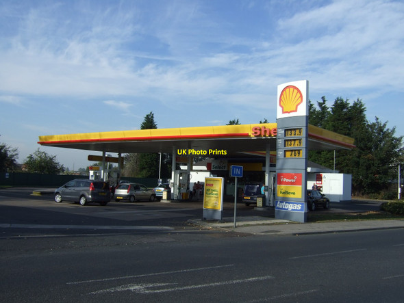 Photo 6"x4" Service Station on the A656 Castleford c2011