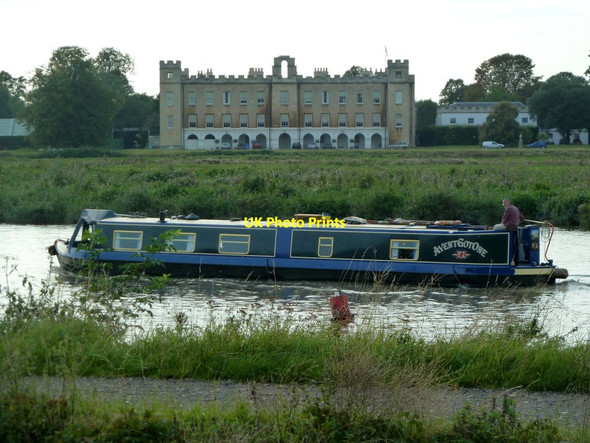 Photo 6"x4" Narrowboat on the River Thames in front of Syon House Brentford c2011