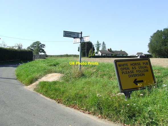 Photo 6"x4" Diversion To The Pub Round Maple c2011