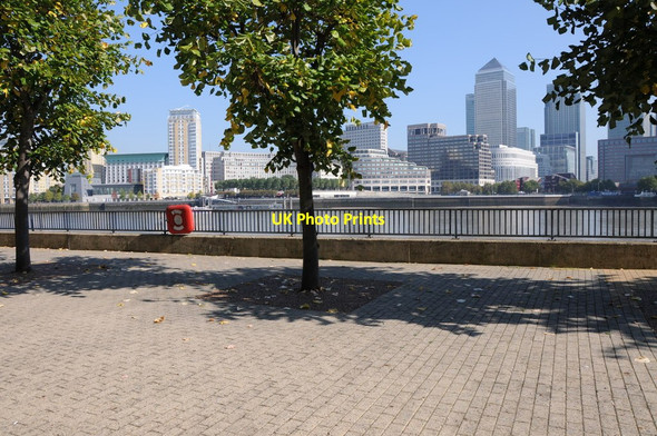 Photo 6"x4" Canary Wharf Poplar\/TQ3780 c2011