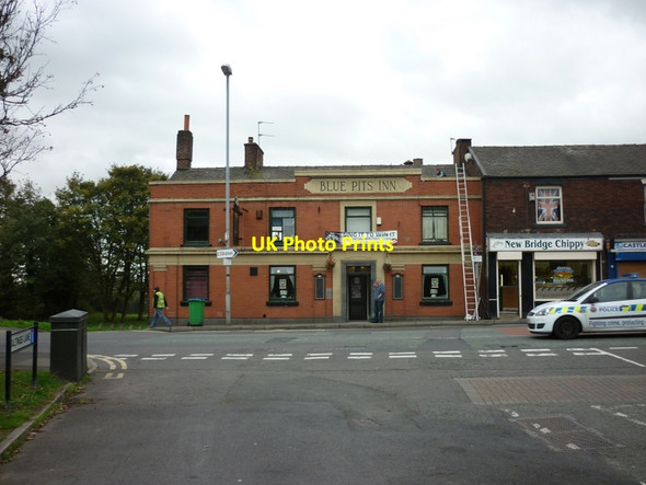 Photo 6"x4" The Blue Pits Inn on Manchester Road Castleton\/SD8810 c2011
