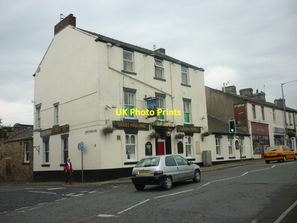 Photo 6"x4" The Golden Cross on Union Street Oswaldtwistle c2011