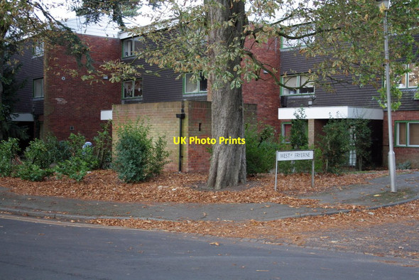 Photo 6"x4" Outbuilding at Parkside Road\/West Fryerne junction Reading c2011