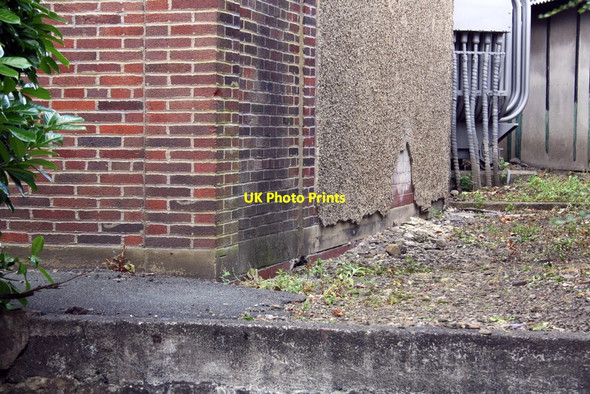 Photo 6"x4" Electricity substation, Bradford Road Bingley\/SE1139 c2011