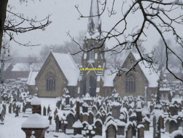 Photo 6"x4" Brooklands cemetery in the snow Sale c2010 P1