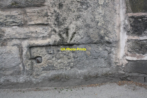Photo 6"x4" Benchmark on Cottingley Bridge House wall Bingley\/SE1139 c2011