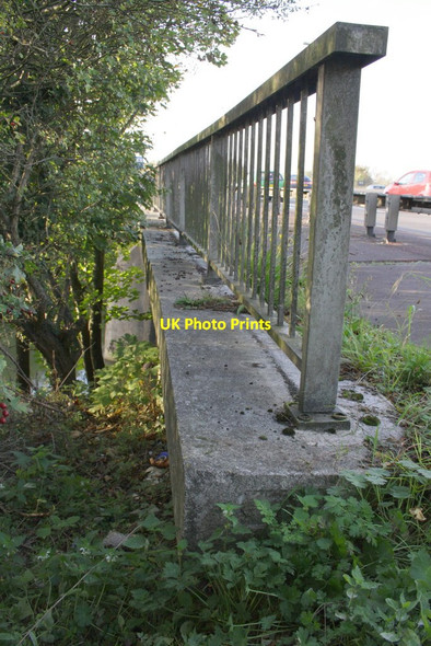 Photo 6"x4" A423 bridge parapet over Weirs Mill Stream Iffley c2011