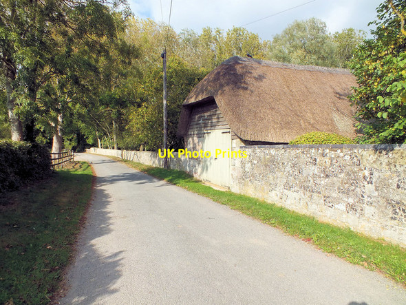 Photo 6"x4" Thatched garage Bishopstone\/SU0725 c2011