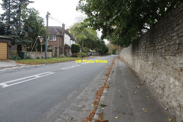 Photo 6"x4" Wall along Brook Street Sutton Courtenay c2011