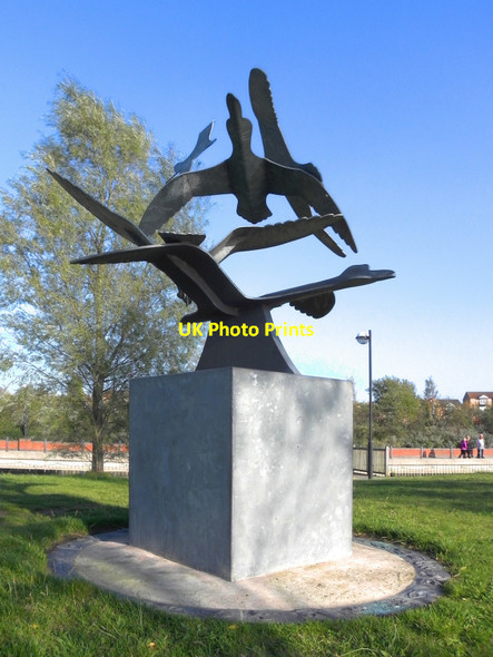 Photo 6"x4" Flying Birds Sculpture, Lakeside Doncaster c2011
