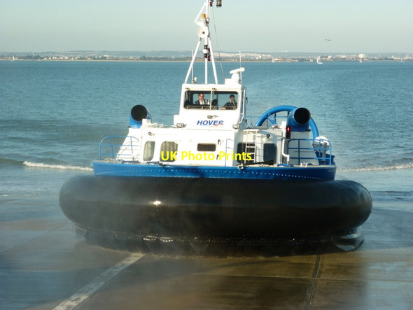 Photo 6"x4" Hovercraft arriving at Ryde Ryde c2011