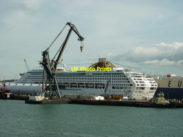 Photo 6"x4" The Oceana, Southampton Docks Ocean Village c2011