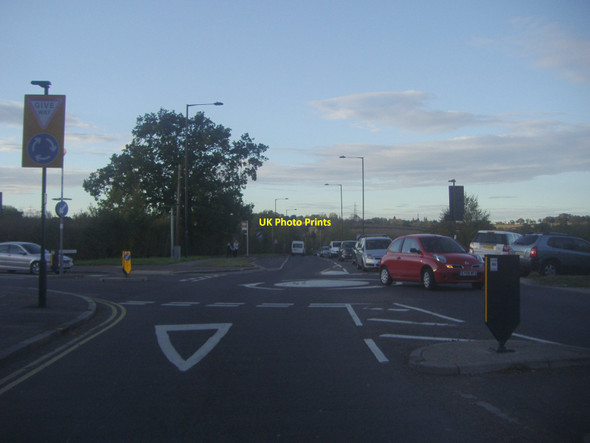 Photo 6"x4" Roundabout at junction of Cockfosters Road and Wagon Road Hadley Wood c2011
