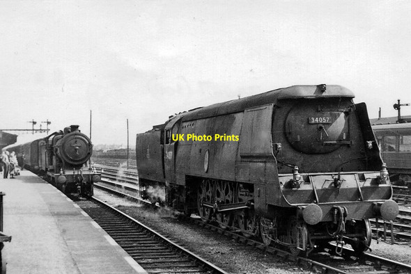 Photo 6"x4" Bulleid Light Pacific at Cambridge Cambridge\/TL4658 c1951