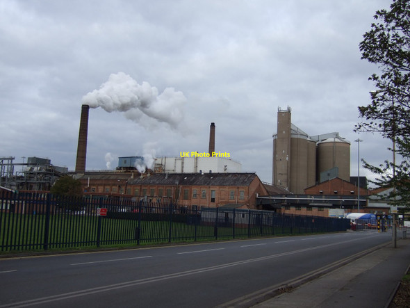 Photo 6"x4" Sugar factory near Newark Newark-on-Trent c2011