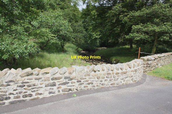Photo 6"x4" Cluntering Gill bridge Chapel-le-Dale c2011