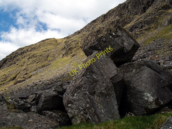 Photo 6"x4" Boulders, S face of Beinn Fhionnlaidh Beinn Fhionnlaidh\/NN0949 c2008