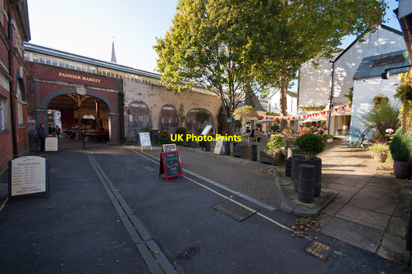 Photo 6"x4" A side entrance to the Pannier Market on Market Street Barnstaple c2011