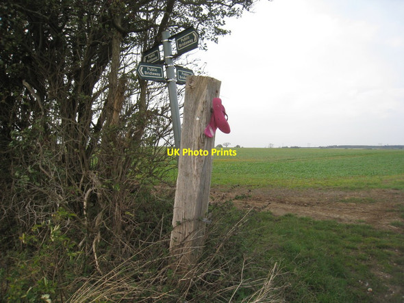 Photo 6"x4" Signpost with flip-flops Cabourne c2011