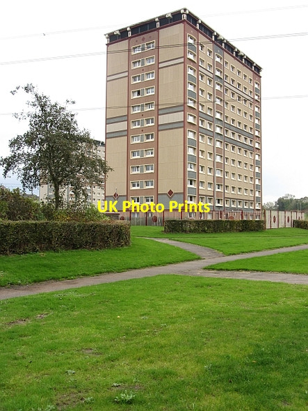 Photo 6"x4" Tower block, Gowkthrapple Wishaw\/NS7955 c2011