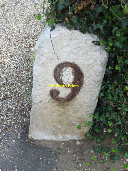 Photo 6"x4" Old Milestone Dersingham c2011