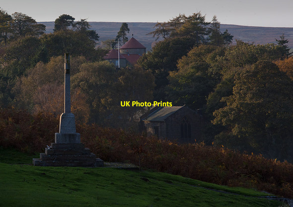 Photo 6"x4" War memorial and autumn colours Ainthorpe c2011