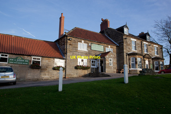 Photo 6"x4" The Fox and Hounds Ainthorpe c2011
