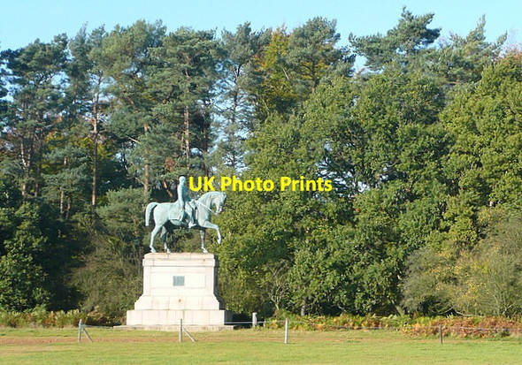 Photo 6"x4" Prince Consort's statue Egham Wick c2011