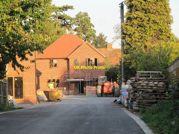 Photo 6"x4" Looking like a house Cholsey c2011