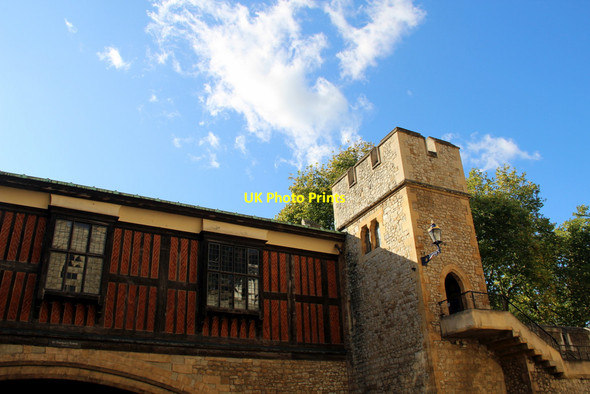 Photo 6"x4" Tudor Building above Traitors Gate, Tower of London London c2011
