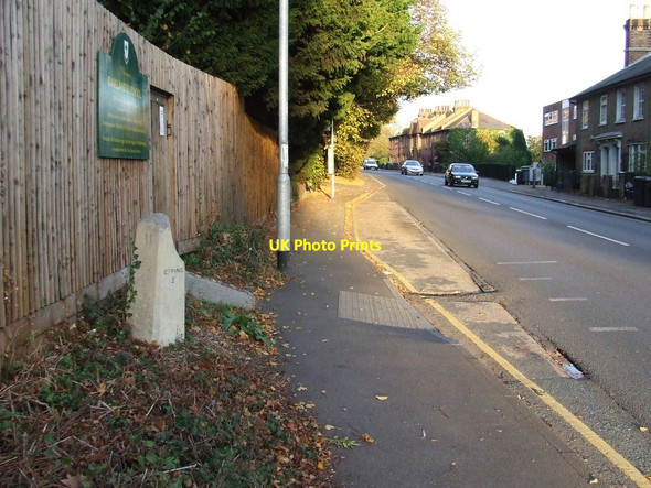 Photo 6"x4" Old Milestone Chingford c2011 P1