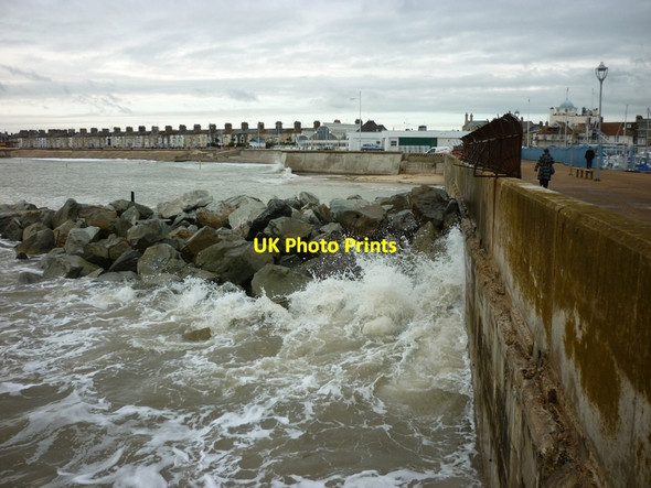 Photo 6"x4" Looking west along the South Pier Lowestoft c2011