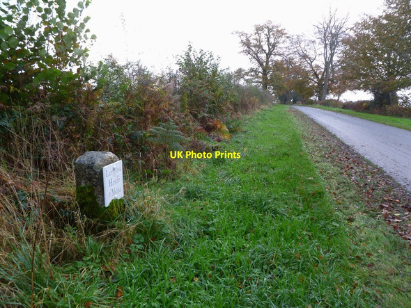 Photo 6"x4" Horningsham, milestone Horningsham c2011
