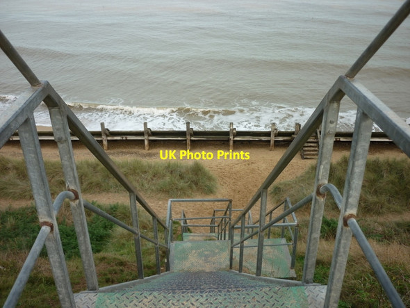 Photo 6"x4" The stairs leading down to the beach Hopton on Sea c2011
