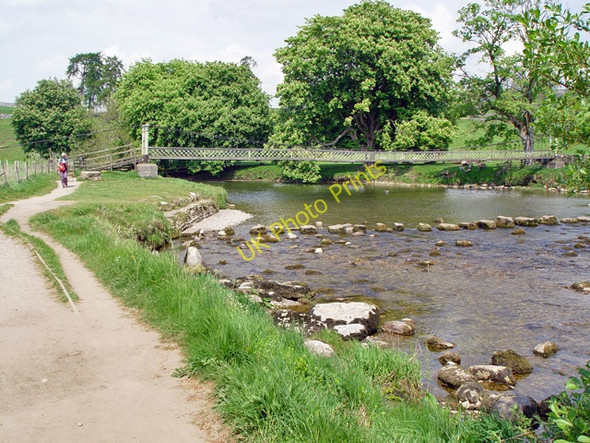 Photo 6"x4" A choice of crossings over the river Wharfe Hebden c2008