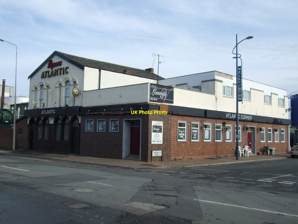 Photo 6"x4" The Atlantic Corner Bootle\/SJ3394 c2011