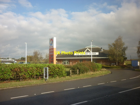Photo 6"x4" The Friendly Farmer Hotel Newark-on-Trent c2011