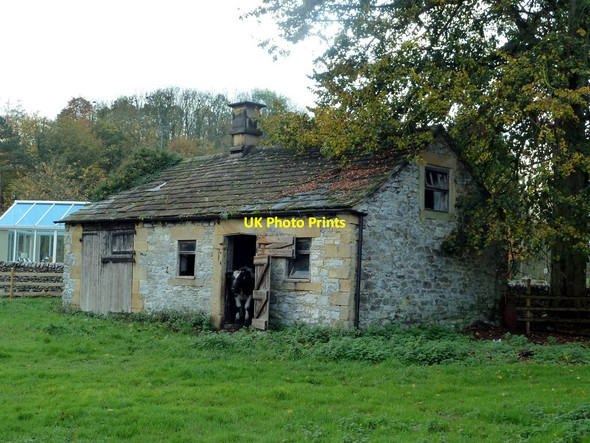 Photo 6"x4" Cow barn beside the River Wye Bakewell c2011