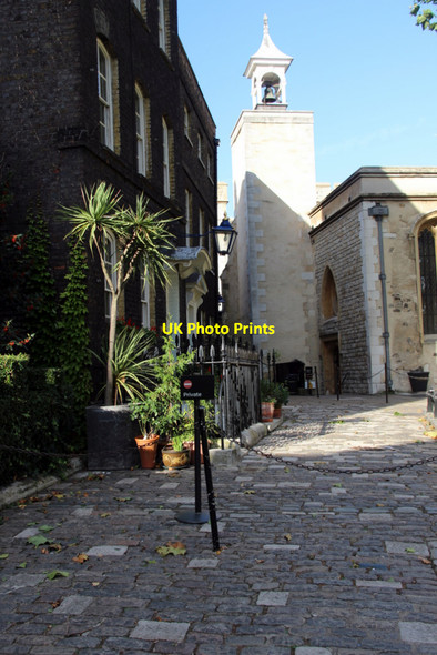 Photo 6"x4" Bell Tower St Peter Ad Vincula, Tower of London London c2011