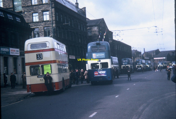 Photo 6"x4" Trolleybuses and a Motorbus in Bradford City Centre Bradford\/SE1632 c1972