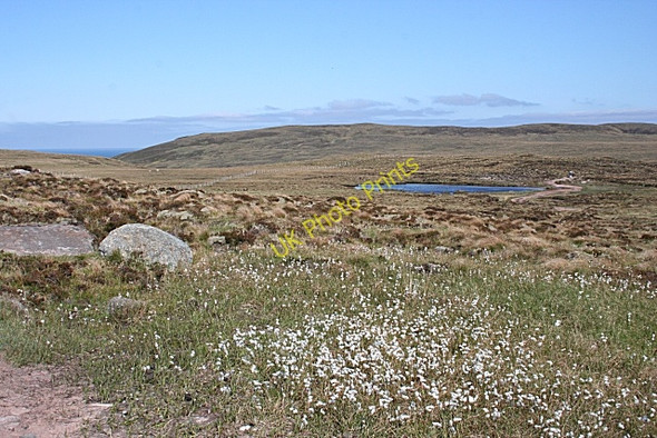 Photo 6"x4" Approaching Loch a'Mhuilinn Sheigra c2008