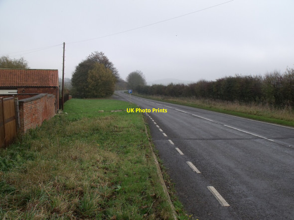 Photo 6"x4" A157 near Bunkers Farm Welton le Wold c2011
