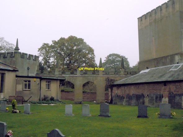 Photo 6"x4" Tollerton churchyard with arcade Tollerton\/SK6034 c2011