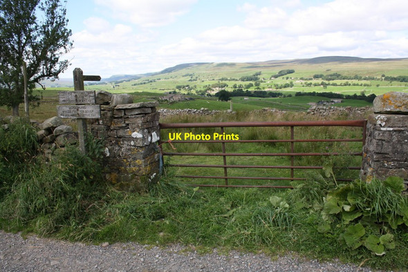 Photo 6"x4" Gateway across path to Greensley Bank Bainbridge c2011