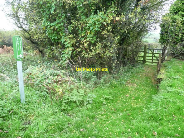 Photo 6"x4" Footpath sign and gate, Limestone Road Suffield\/SE9890 c2011